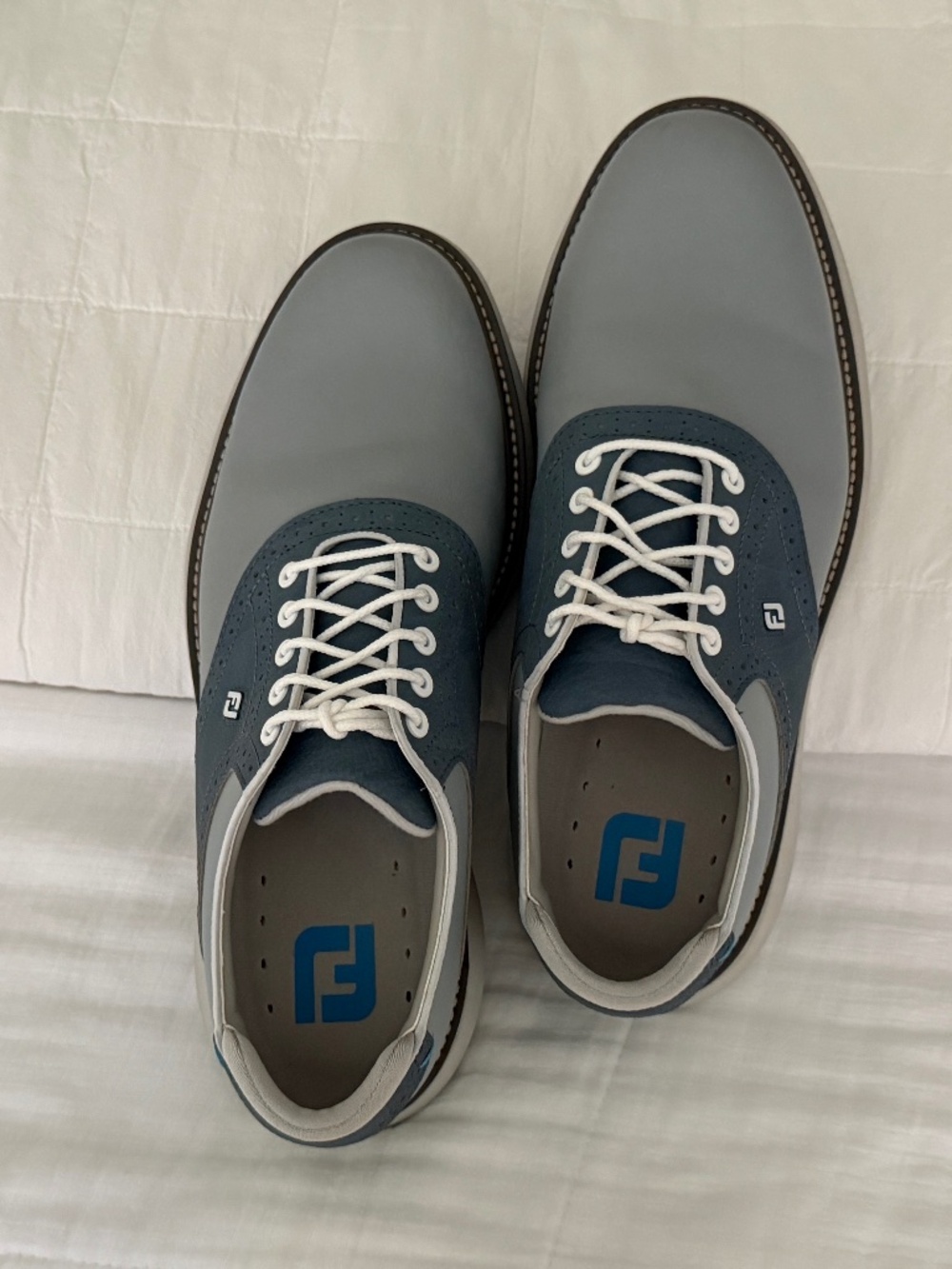 FootJoy Men's Golf Shoes with spikes Size 9 Wide